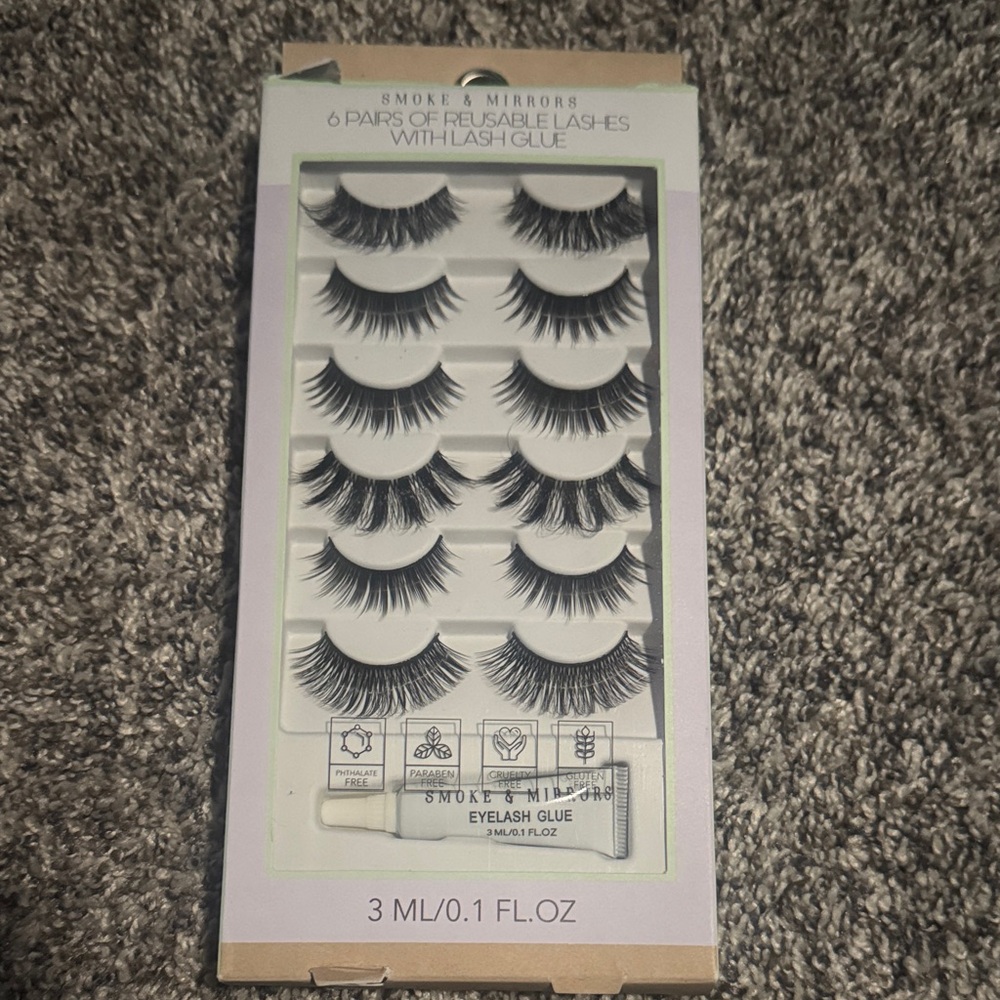 Smoke & Mirrors Elegant Black Lashes with Glue